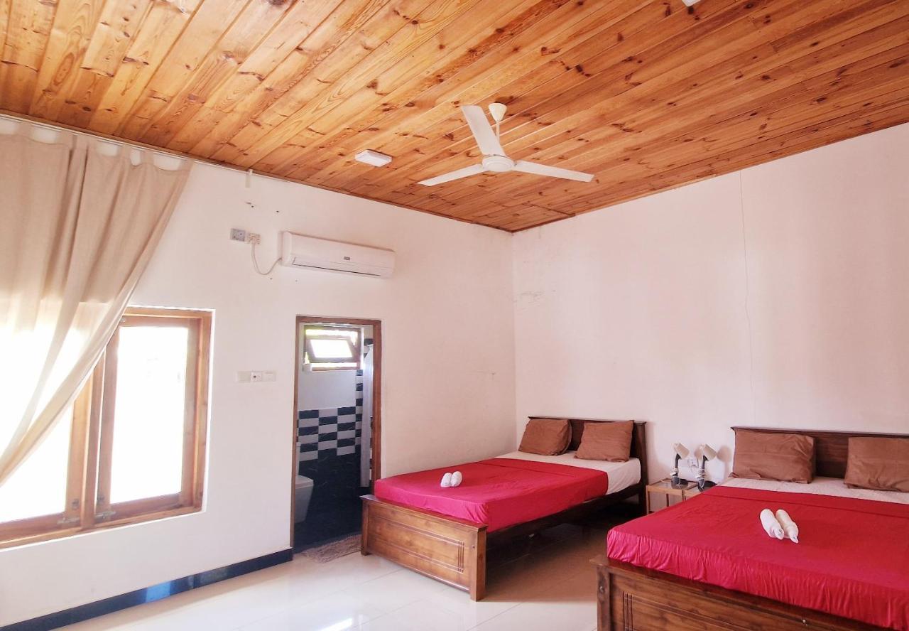 Hotel Italian Guest à Trincomalee Extérieur photo
