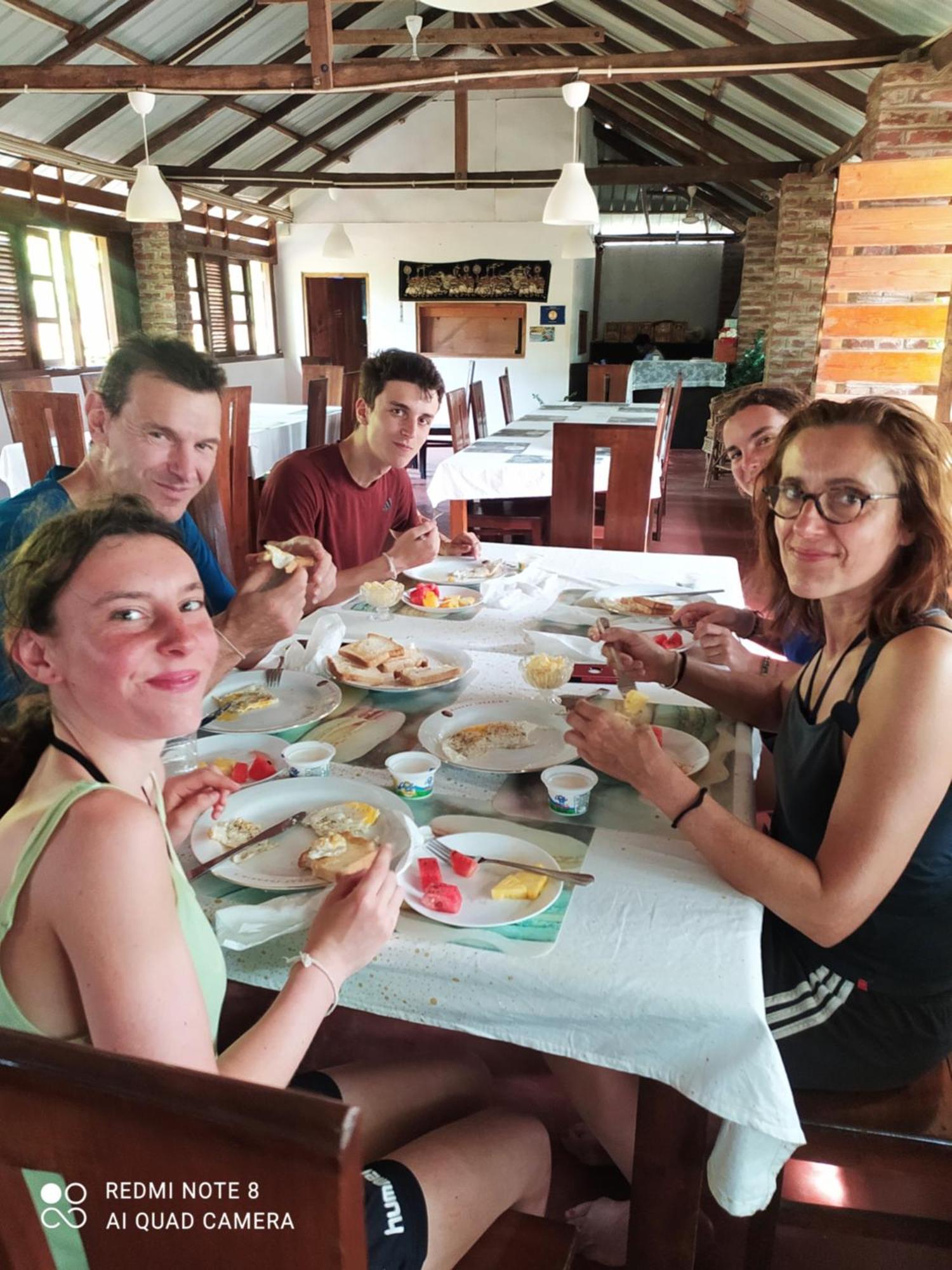 Hotel Italian Guest à Trincomalee Extérieur photo