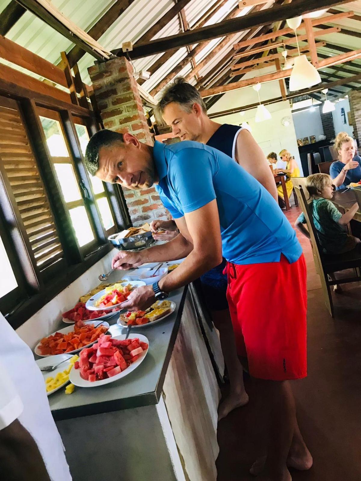 Hotel Italian Guest à Trincomalee Extérieur photo